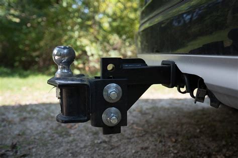 The rule of thumb is 10% to 12% of the trailer’s weight must be on the tongue where it hitches to your vehicle. So for example, if the gross weight of your trailer is 2,500 pounds, then at least 10% of that weight should rest on the hitch, or in other words, the trailer’s tongue weight should be about 250 pounds.